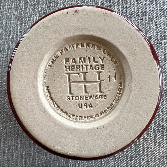 Pampered Chef Family Heritage 1331-02 Cranberry Stoneware Crock Made in the USA - Picture 6 of 9